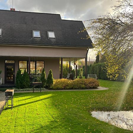 Family House Apartments Салацгрива Экстерьер фото