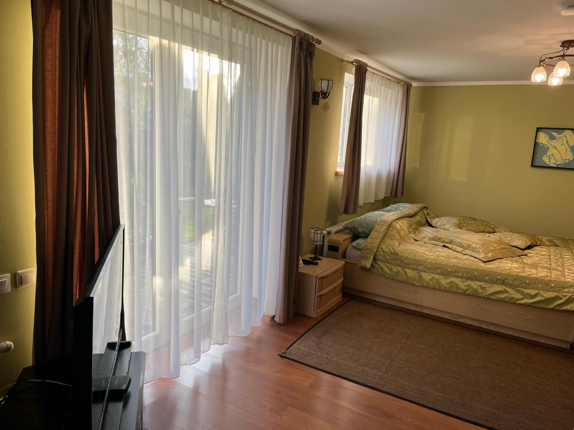 Family House Apartments Салацгрива Экстерьер фото